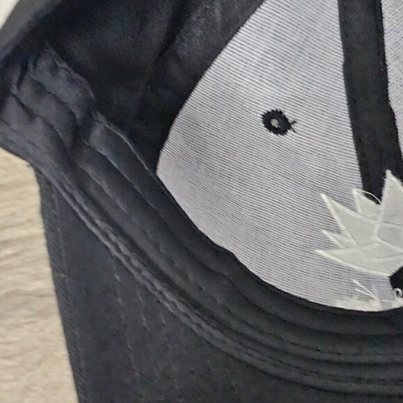 CANADA 150 Logo Black Hat Cap Adjustable Strap White  Embroidery Baseball Golf - Picture 9 of 13